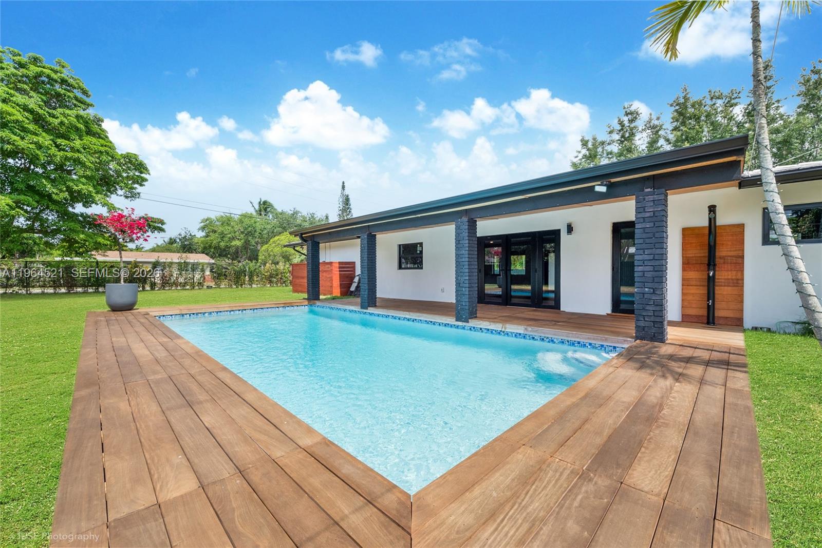 8270 SW 130th St Pinecrest, FL 33156