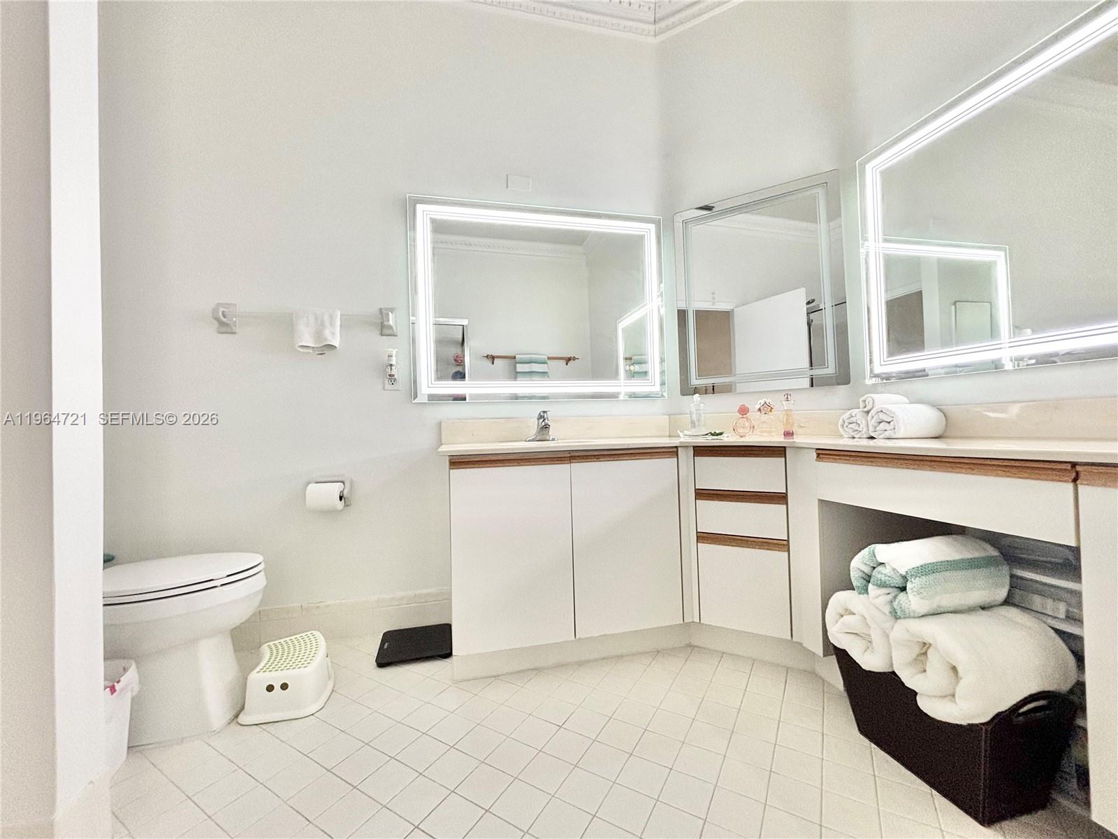 5258 Europa Dr #H Boynton Beach, FL 33437