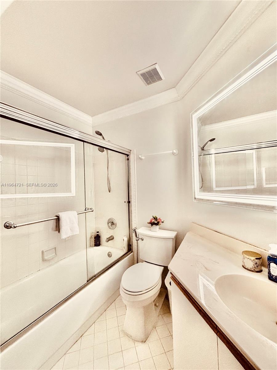 5258 Europa Dr #H Boynton Beach, FL 33437