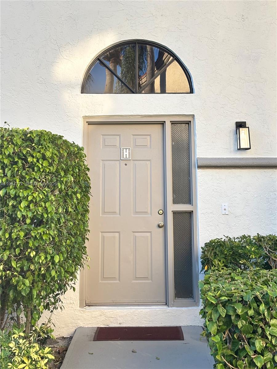 5258 Europa Dr #H Boynton Beach, FL 33437