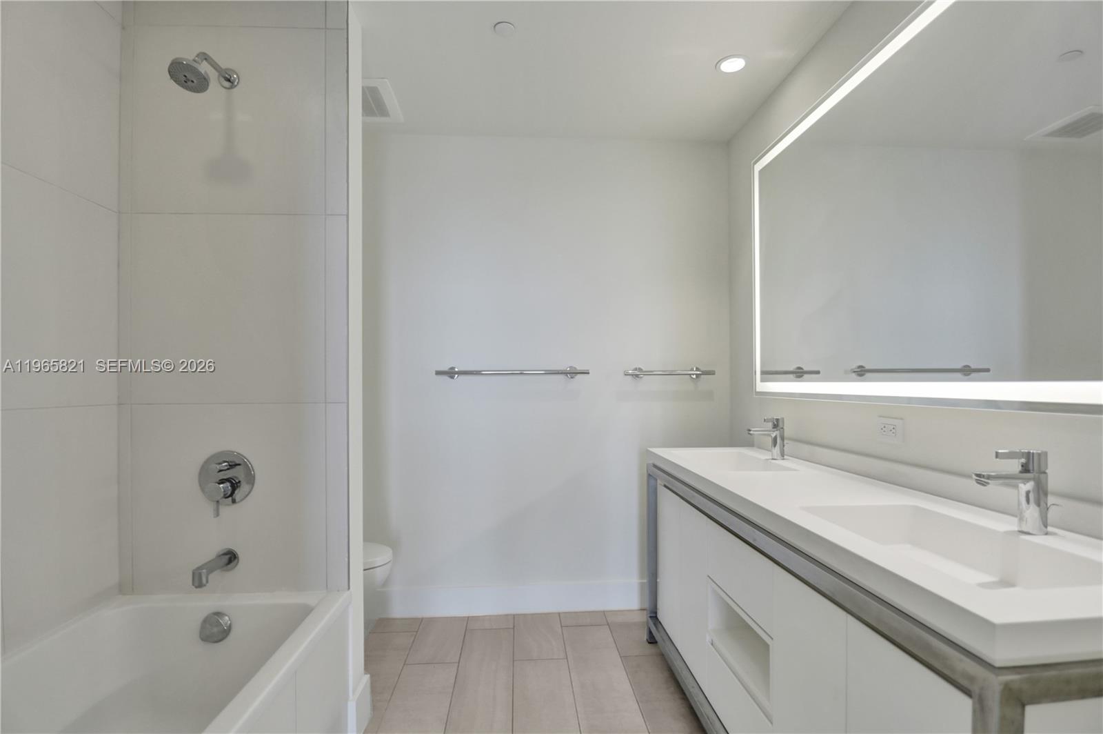 2000 Metropica Way #2110 Sunrise, FL 33323