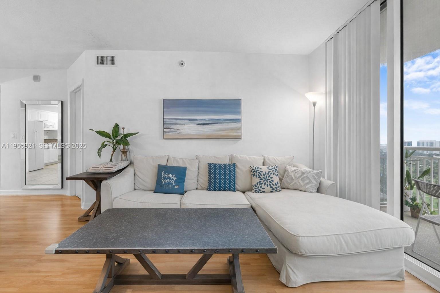 19501 W Country Clb Dr #2415 Aventura, FL 33180