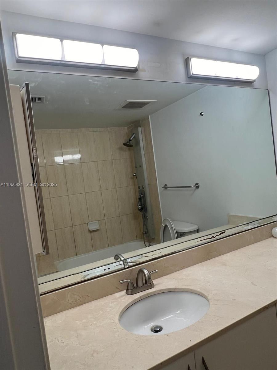 1750 N Bayshore Dr #3808 Miami, FL 33132