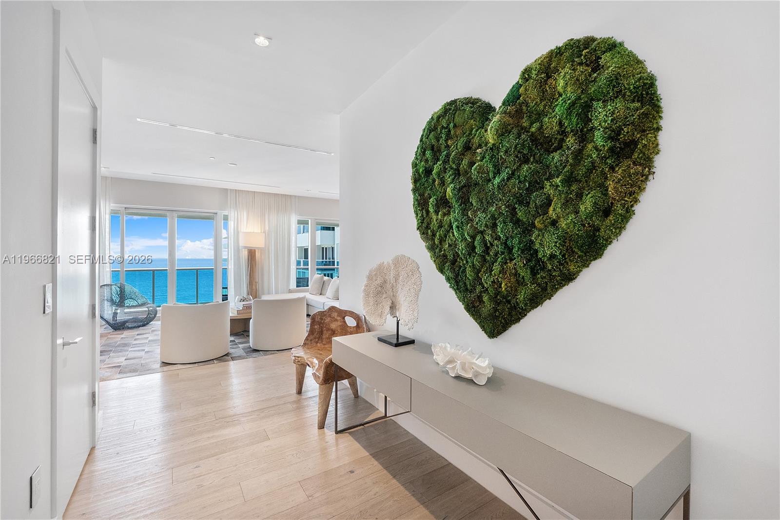 102 24th St #PH-1612 Miami Beach, FL 33139