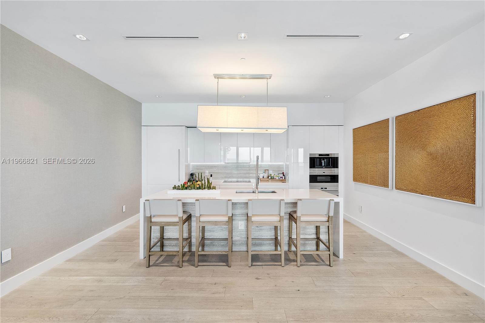 102 24th St #PH-1612 Miami Beach, FL 33139