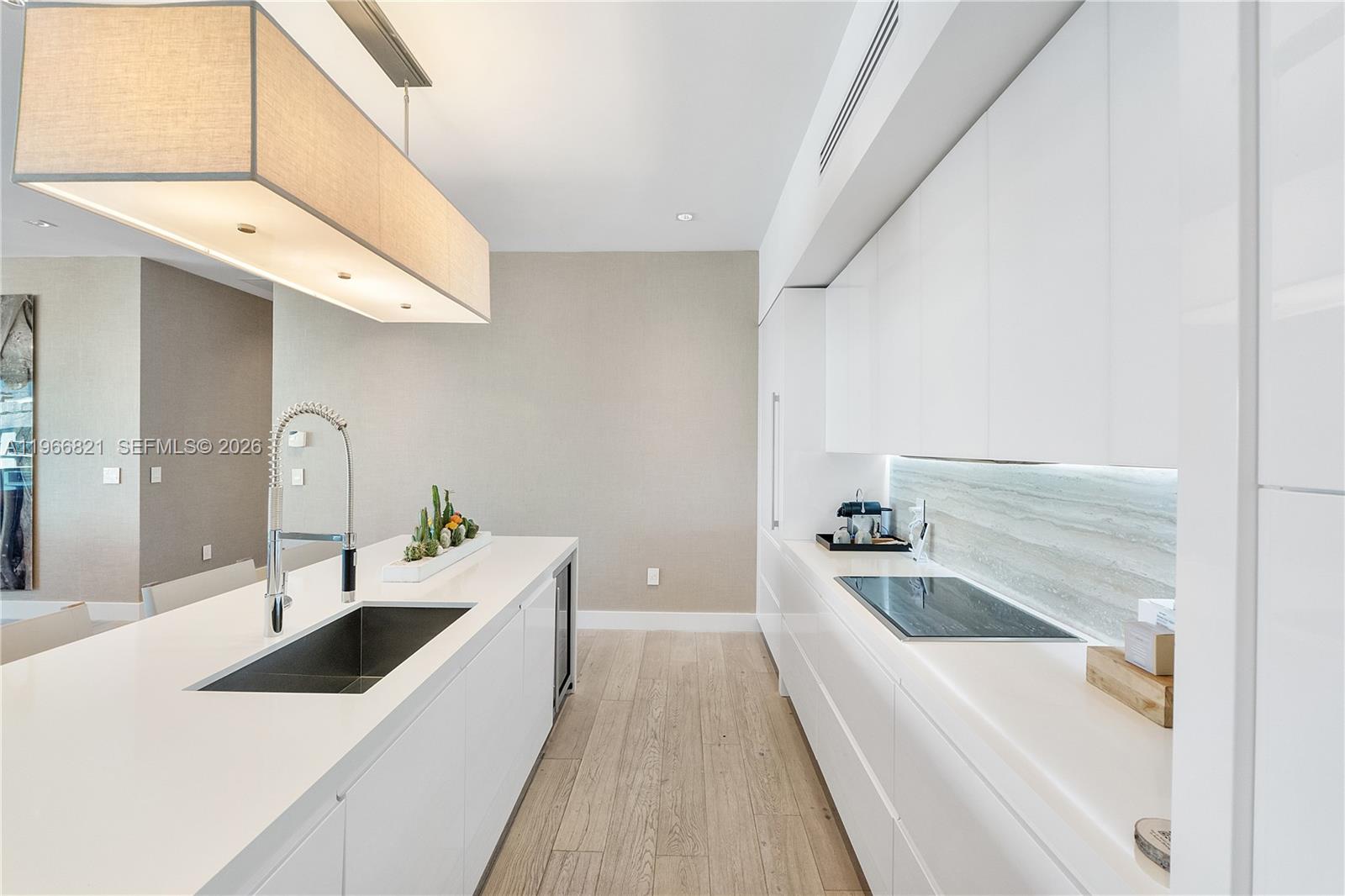 102 24th St #PH-1612 Miami Beach, FL 33139