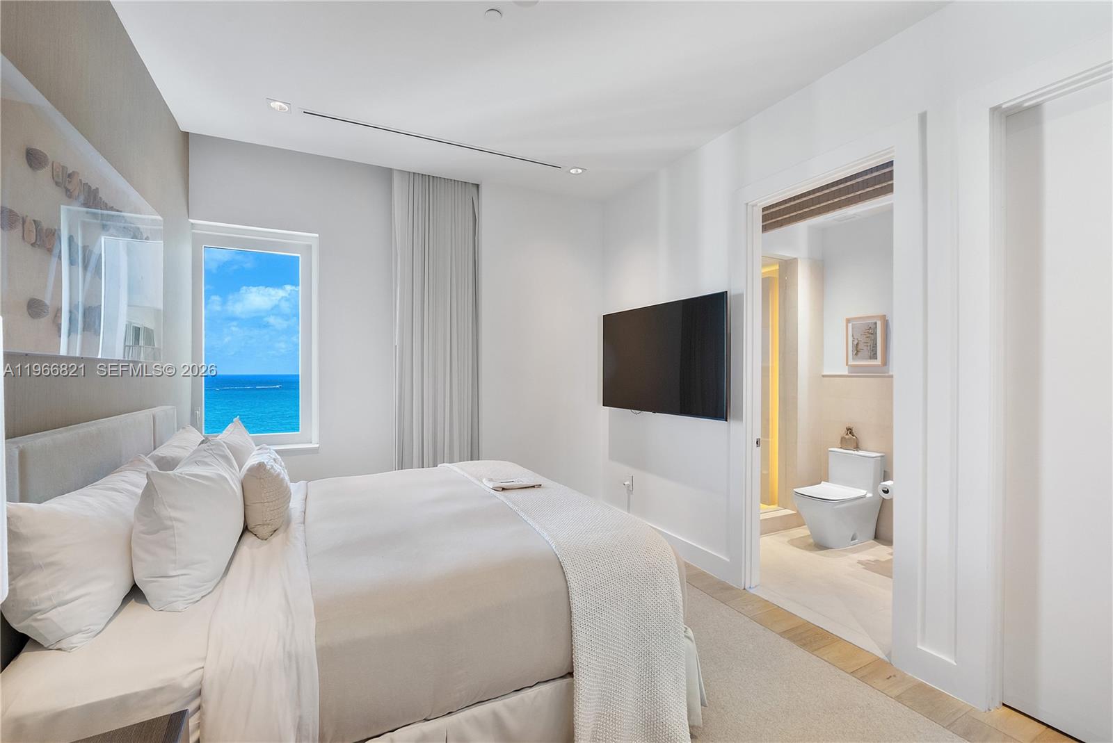 102 24th St #PH-1612 Miami Beach, FL 33139