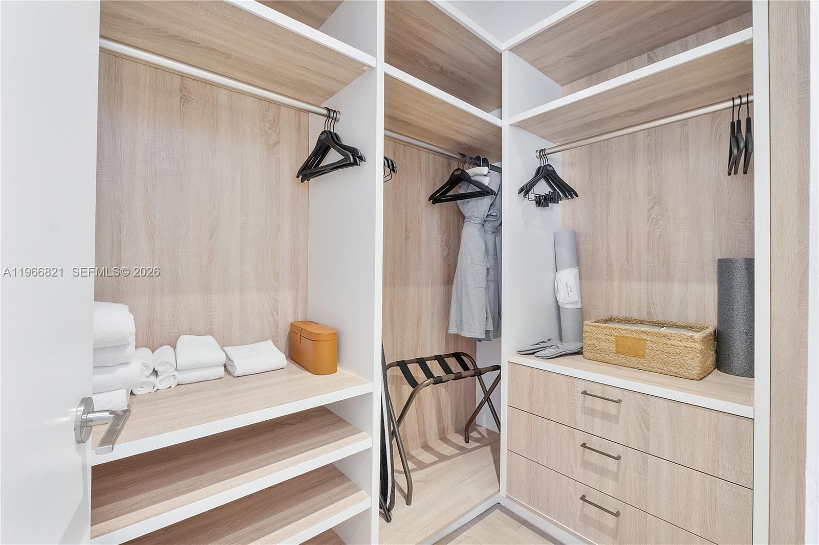 102 24th St #PH-1612 Miami Beach, FL 33139