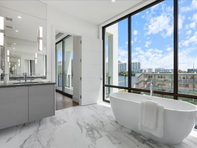 4008 NE 167th St #6 North Miami Beach, FL 33160