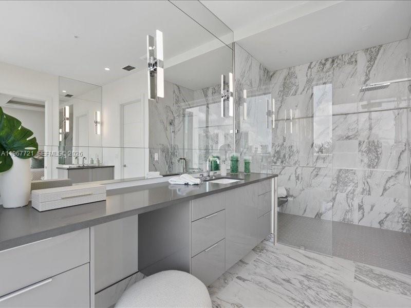 4008 NE 167th St #6 North Miami Beach, FL 33160