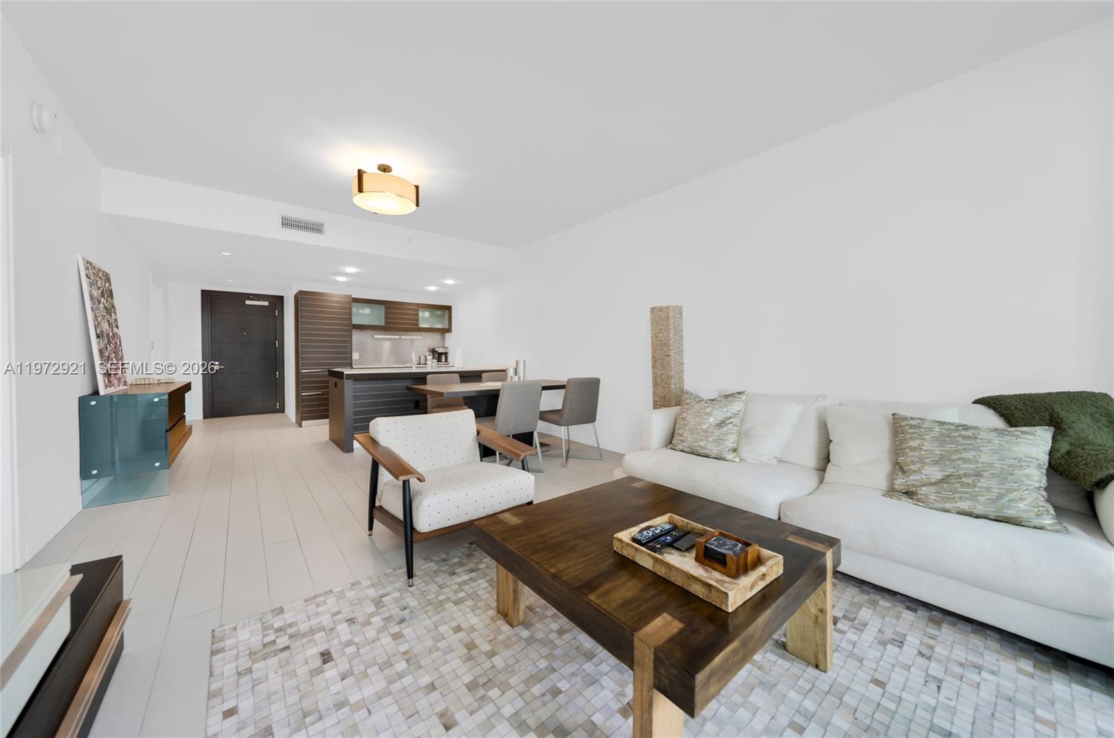 200 Biscayne Blvd Way #3811 Miami, FL 33131