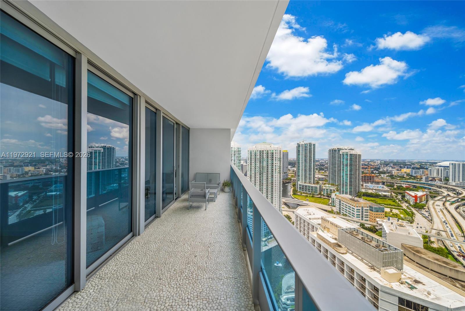 200 Biscayne Blvd Way #3811 Miami, FL 33131