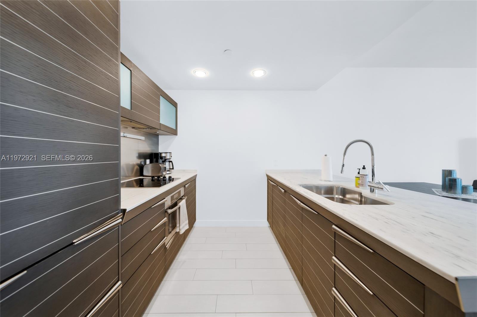 200 Biscayne Blvd Way #3811 Miami, FL 33131