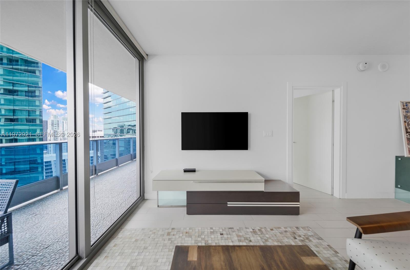 200 Biscayne Blvd Way #3811 Miami, FL 33131