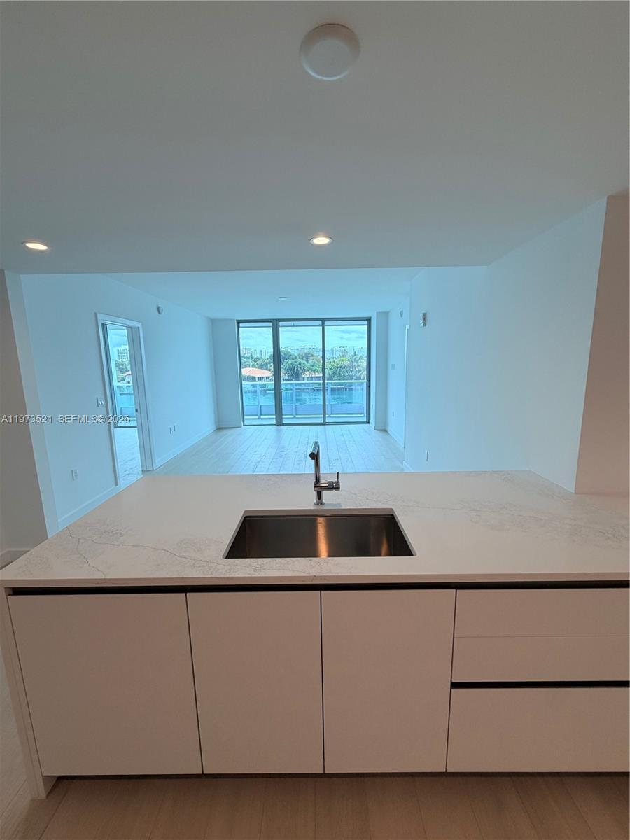 image La Baia Bay Harbor5