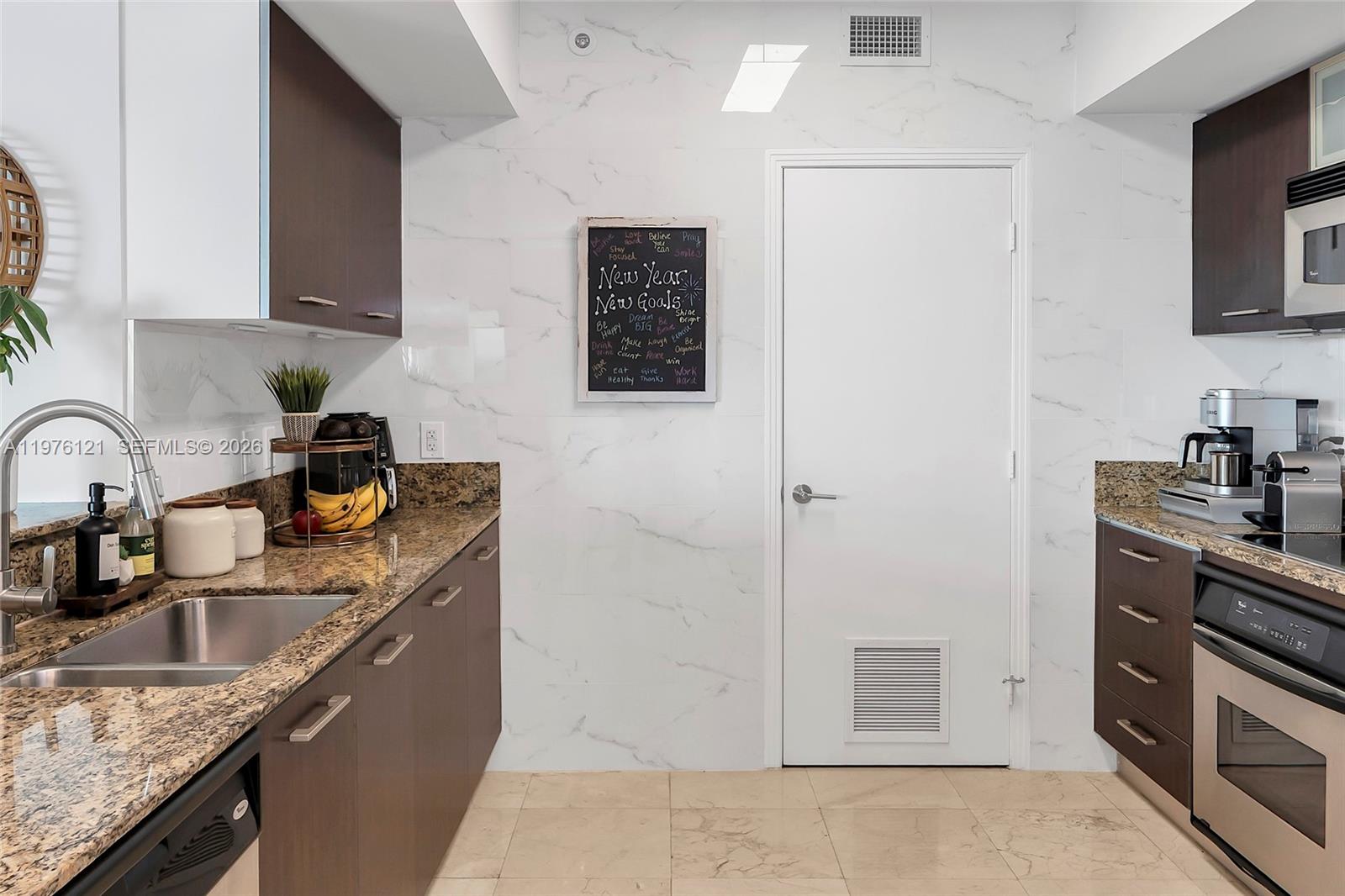 9066 SW 73rd Ct #910 Miami, FL 33156