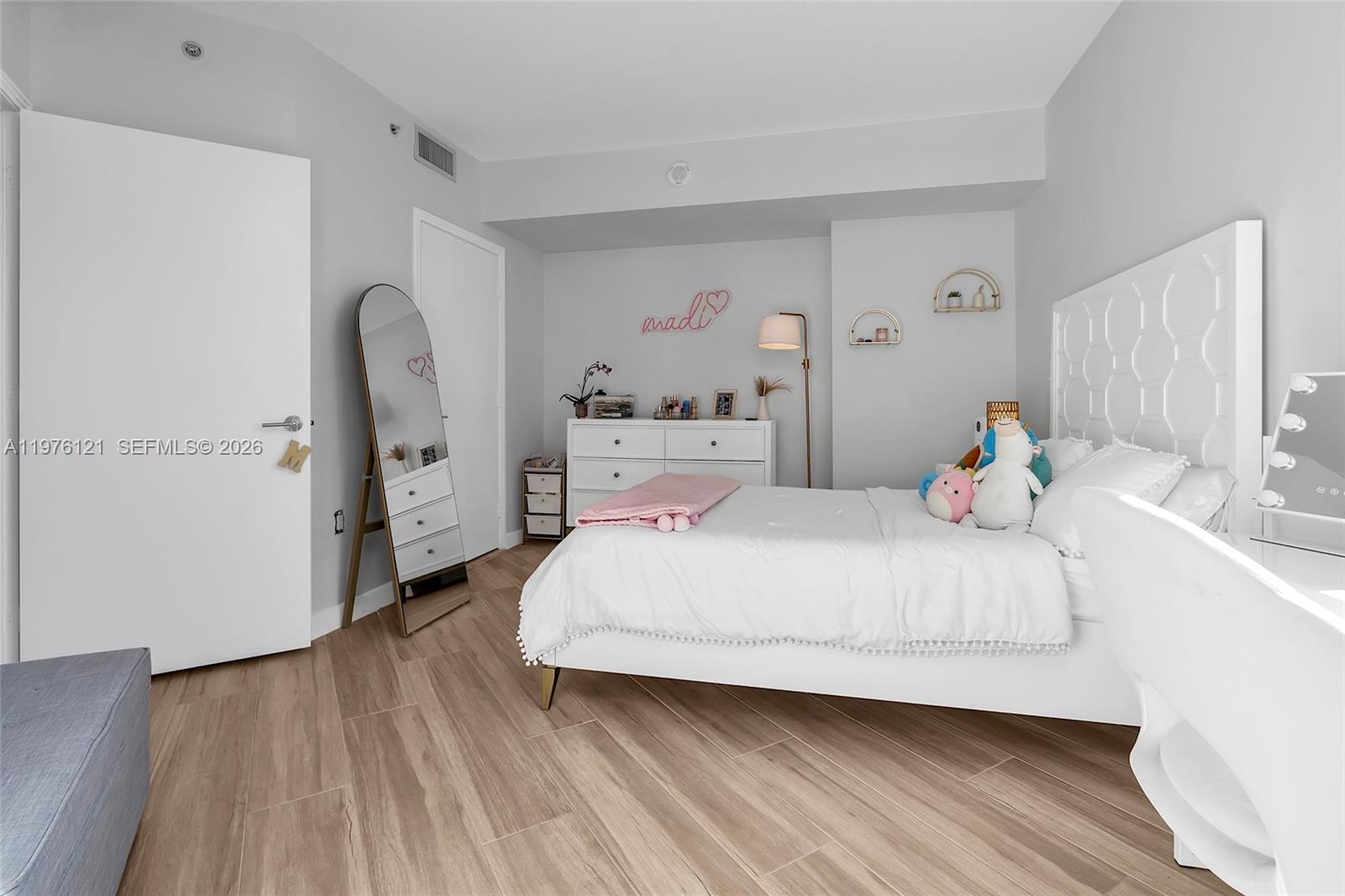 9066 SW 73rd Ct #910 Miami, FL 33156