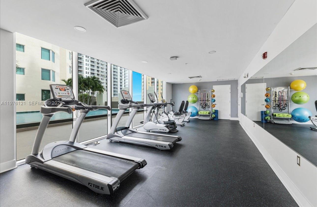 9066 SW 73rd Ct #910 Miami, FL 33156