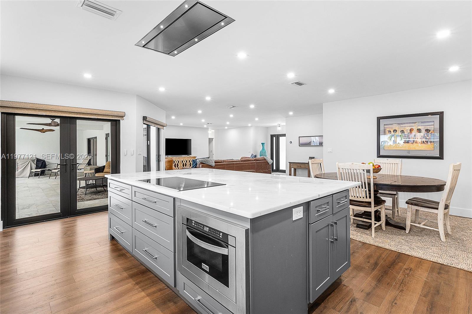 1250 NE 27th Ter Pompano Beach, FL 33062