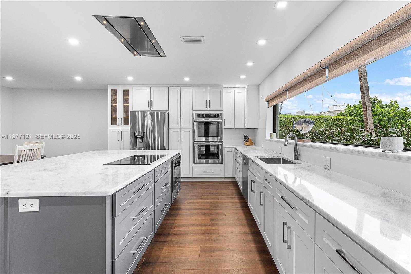 1250 NE 27th Ter Pompano Beach, FL 33062