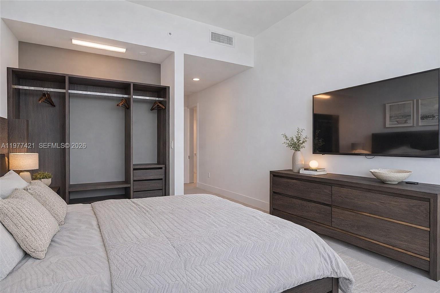 159 NE 6th St #5115 Miami, FL 33132