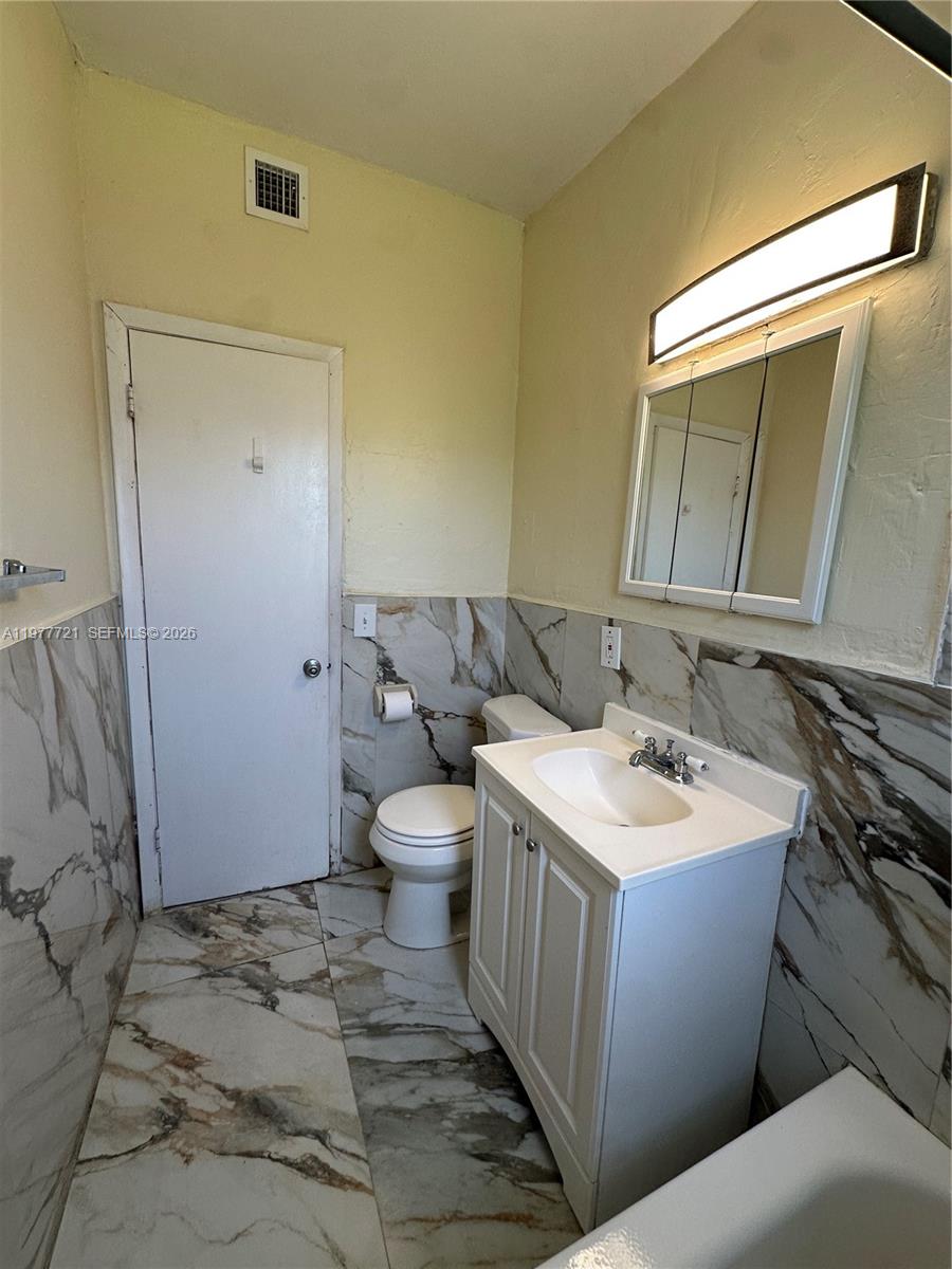 10761 SW 221st St Miami, FL 33170