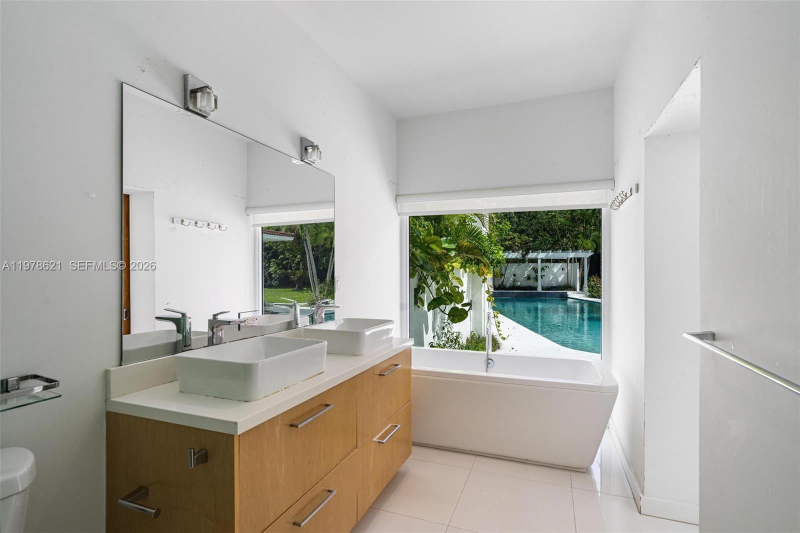 5714 SW 80th St South Miami, FL 33143