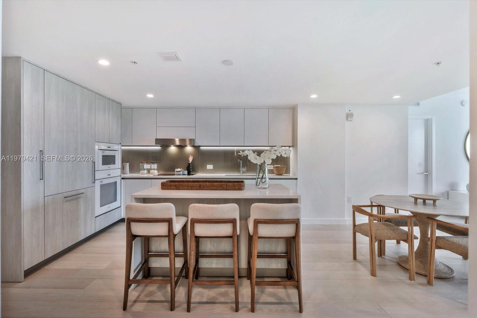 9201 E Bay Hbr Dr #503 Bal Harbour, FL 33154