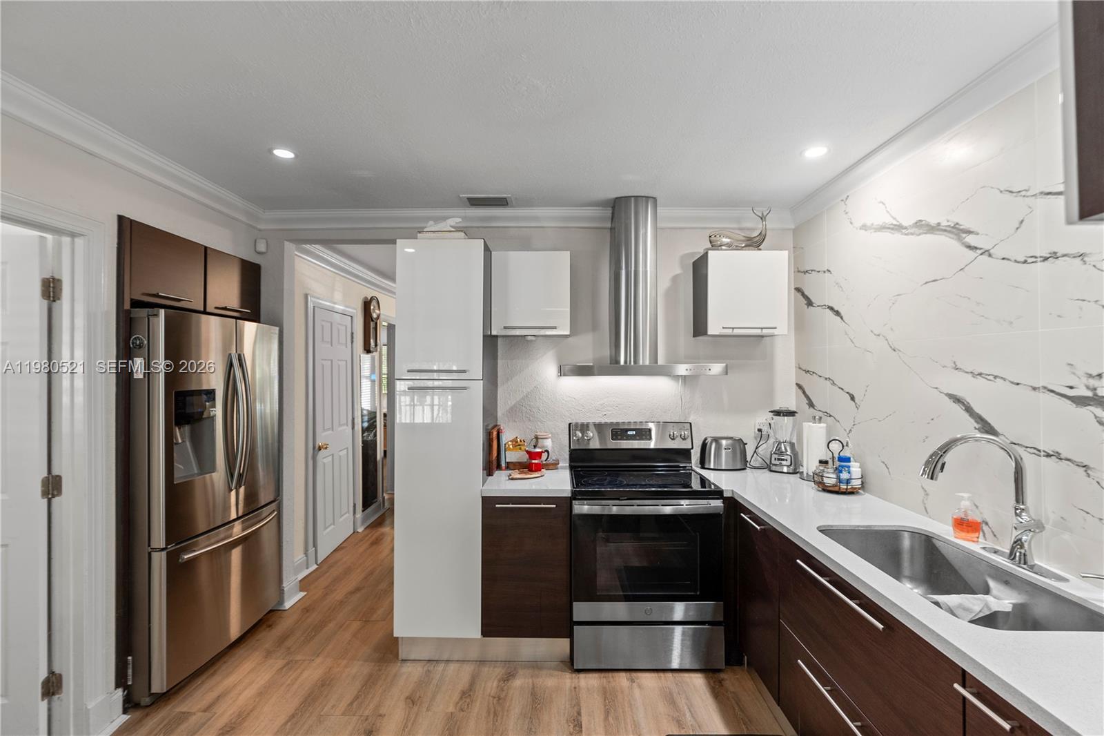 2532 SW 27th St Miami, FL 33133