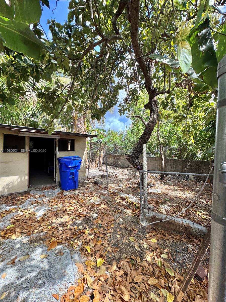 2395 SW 2nd St Miami, FL 33135