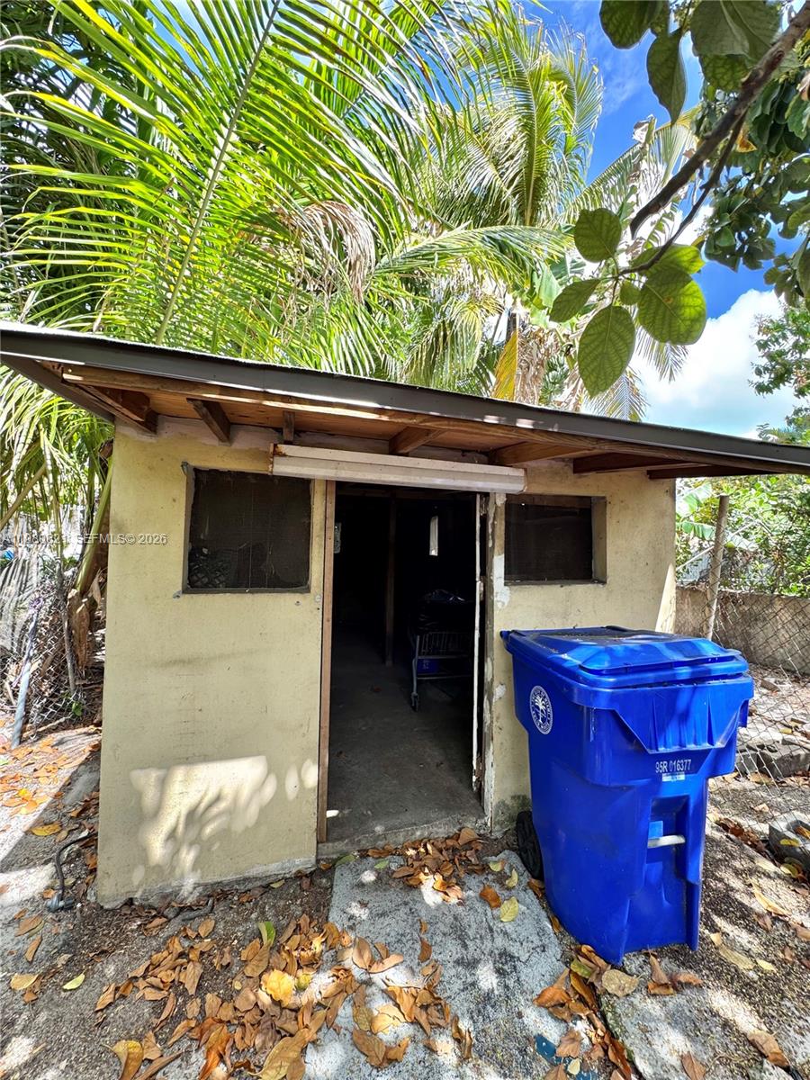 2395 SW 2nd St Miami, FL 33135