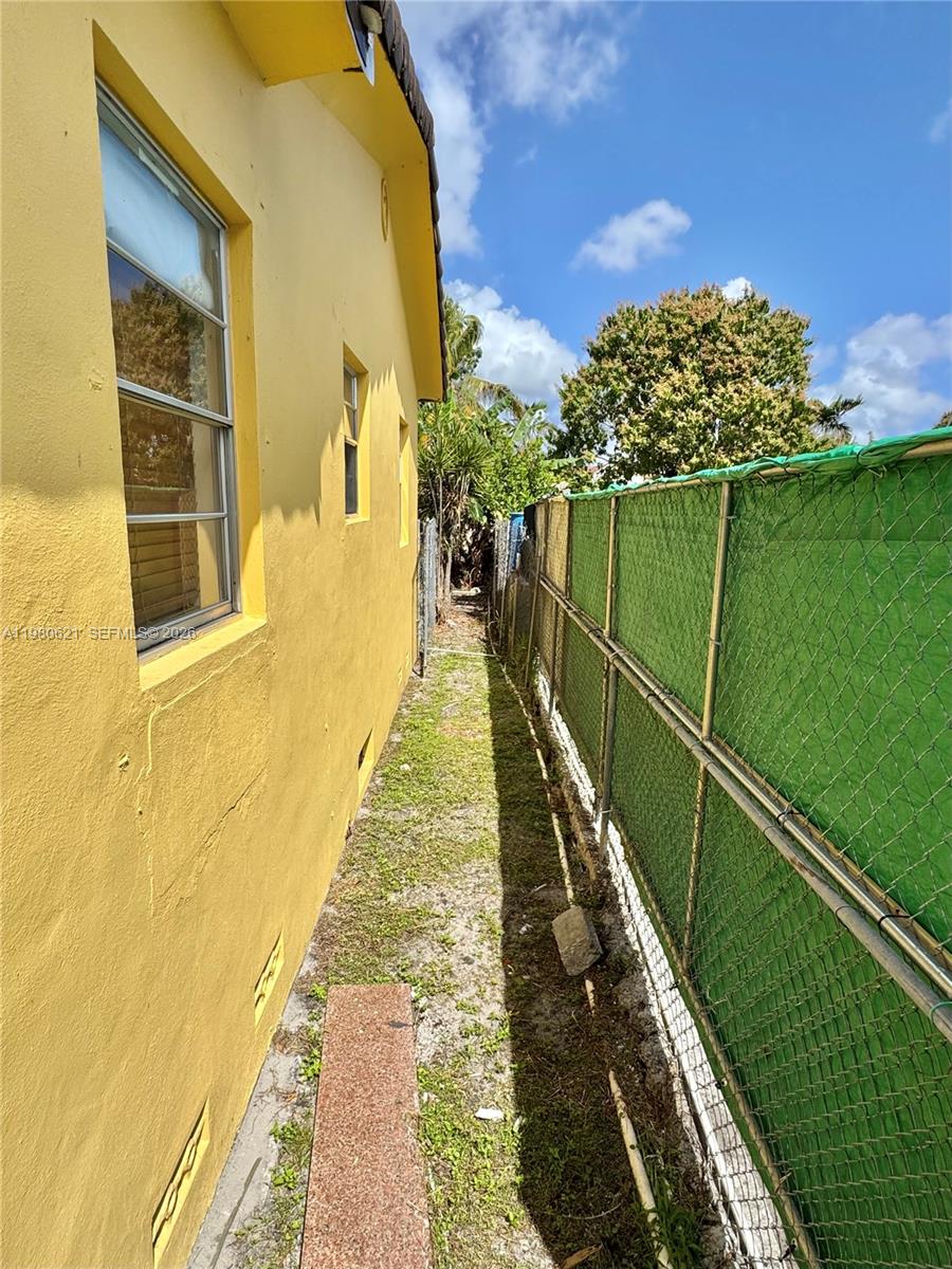 2395 SW 2nd St Miami, FL 33135