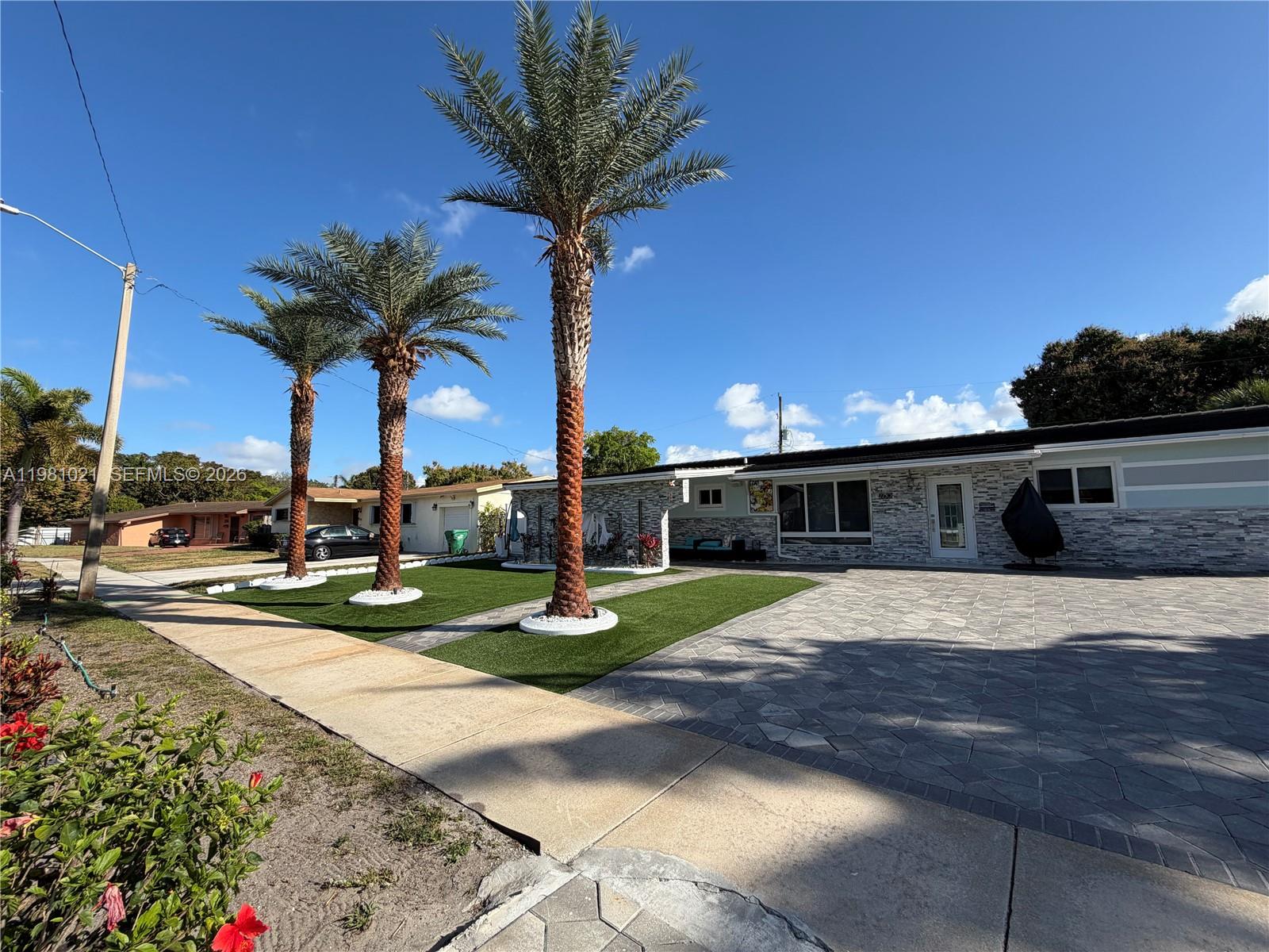 2250 NW 196th St #n/a Miami Gardens, FL 33056