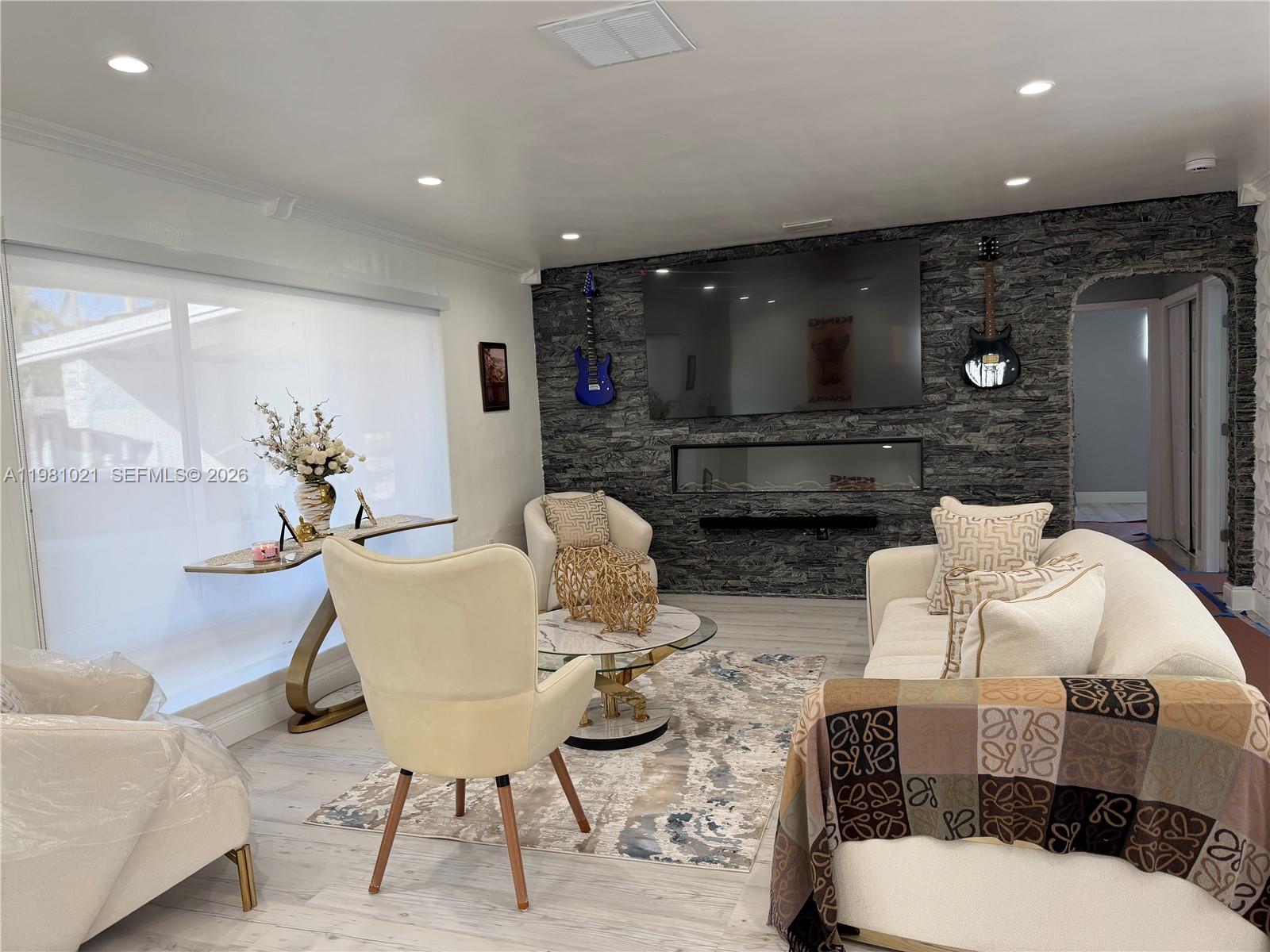 2250 NW 196th St #n/a Miami Gardens, FL 33056