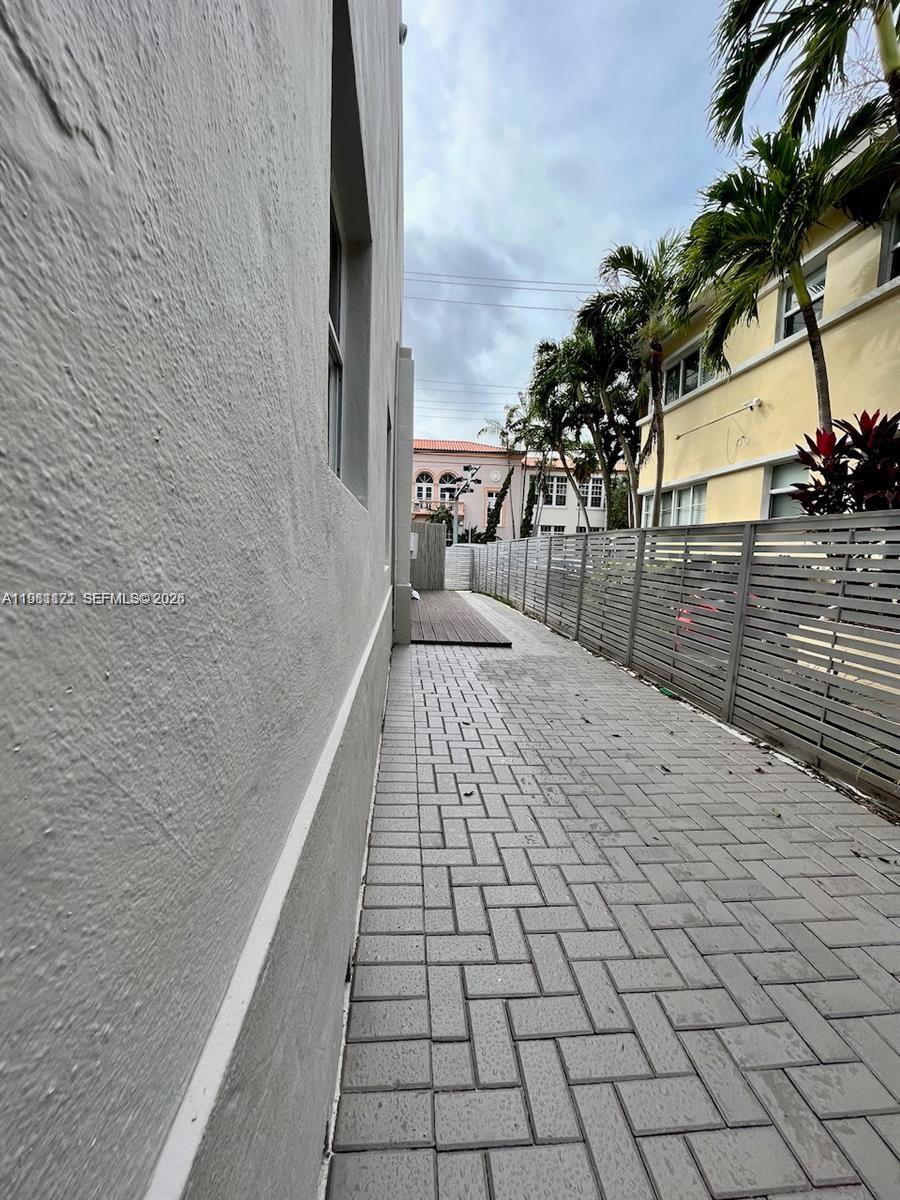 833 W 39th St #3 Miami Beach, FL 33140