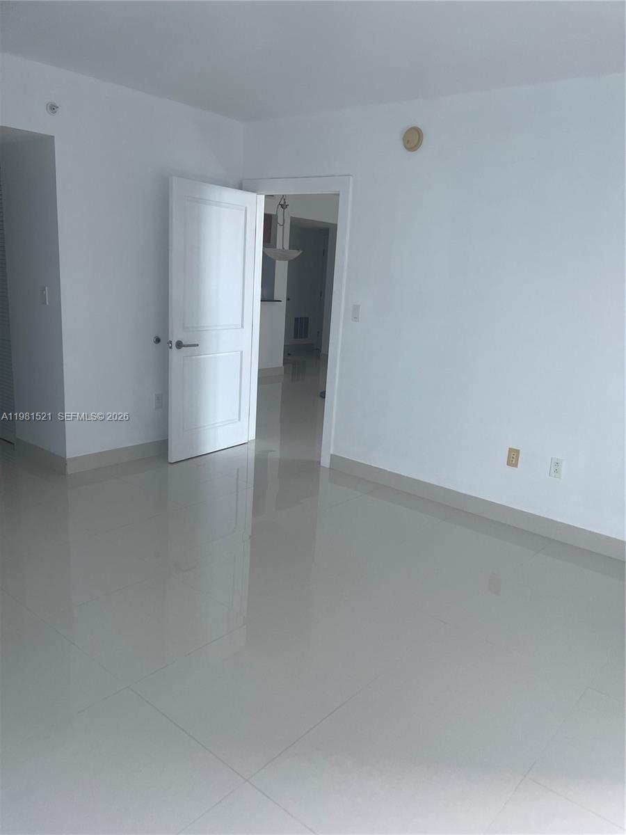 1800 N Bayshore Dr #1812 Miami, FL 33132