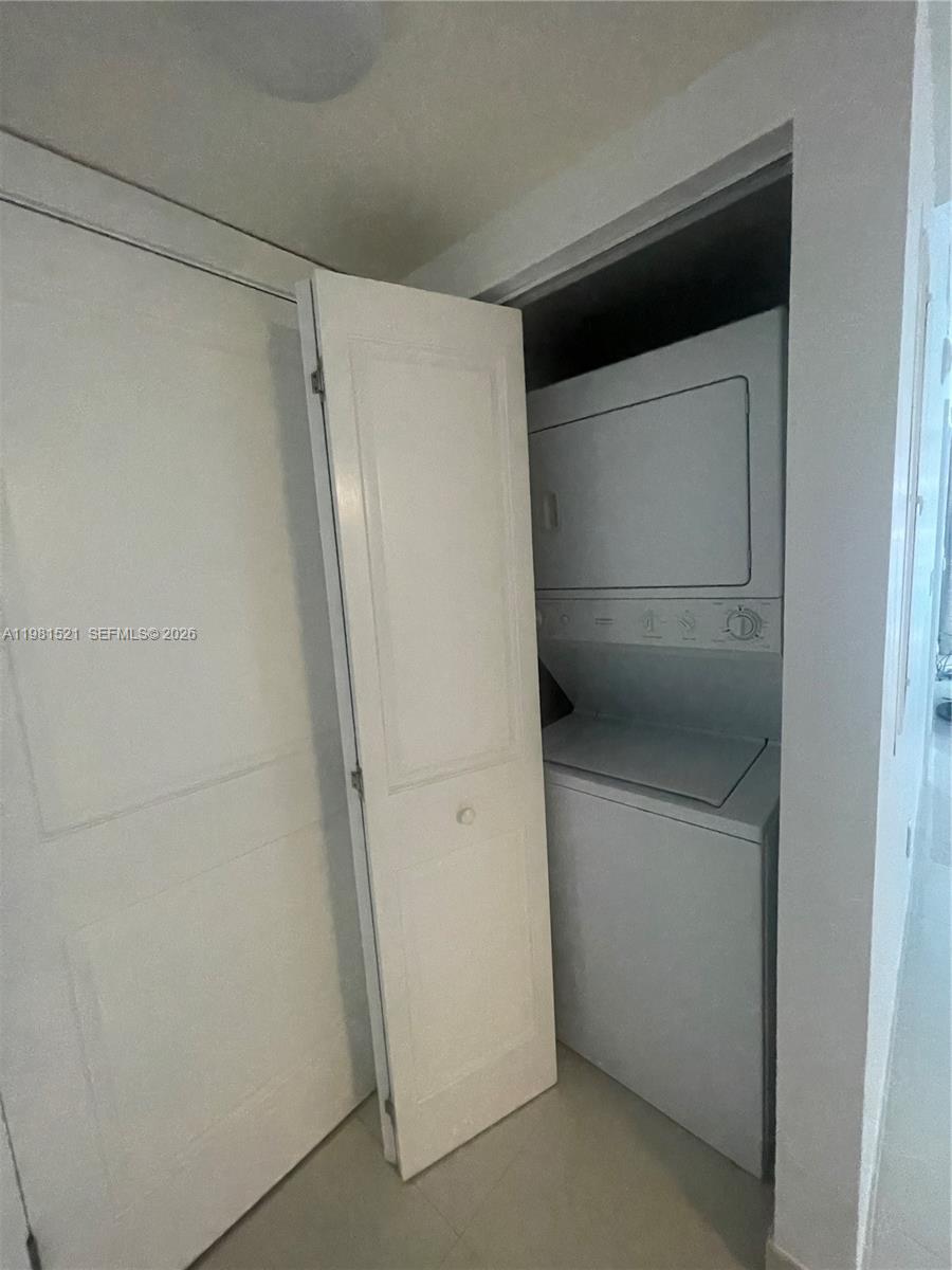 1800 N Bayshore Dr #1812 Miami, FL 33132