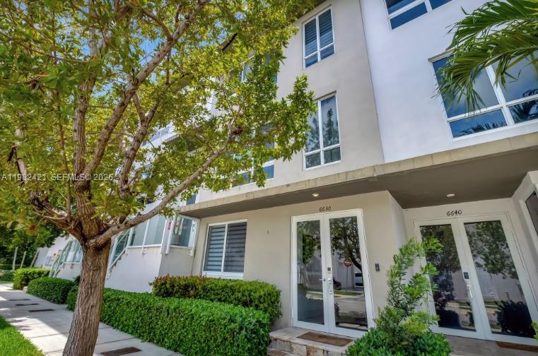 6630 NW 104th Path Doral, FL 33178