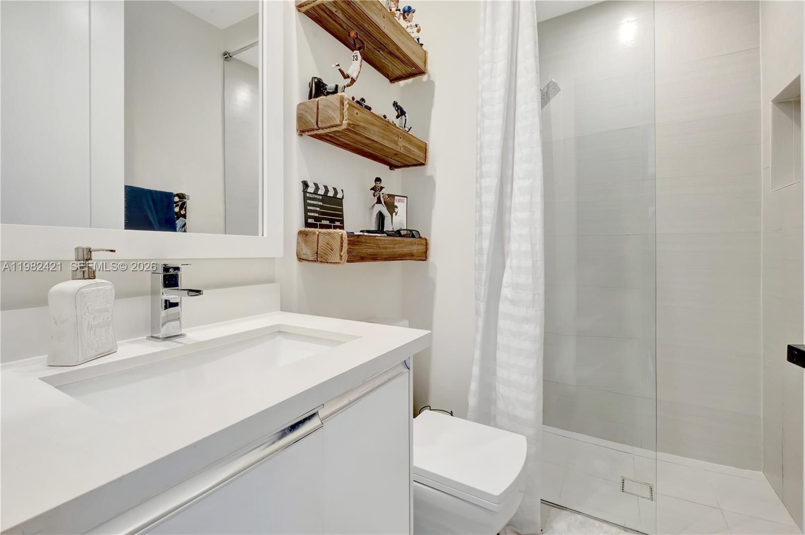 6630 NW 104th Path Doral, FL 33178