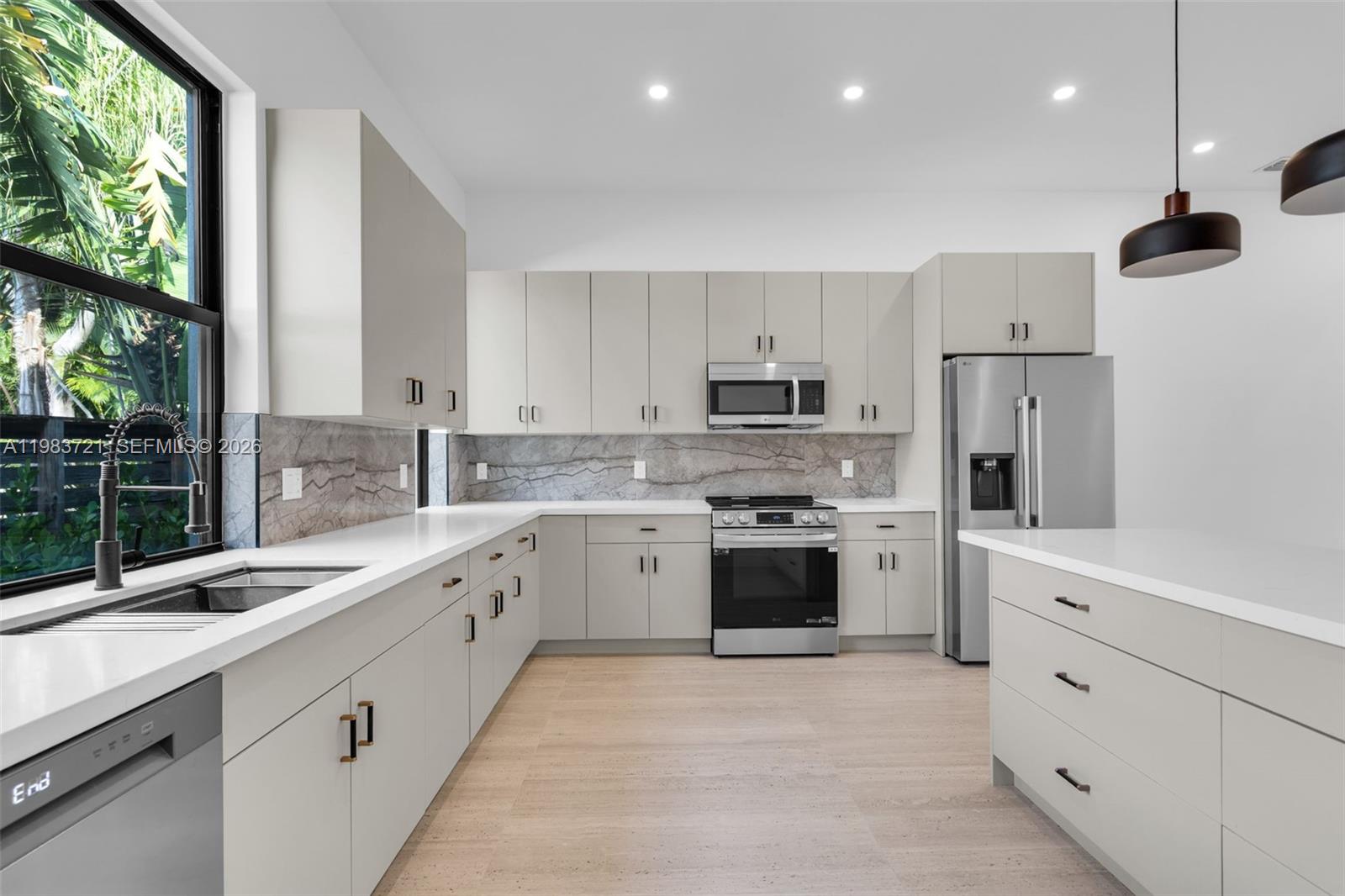 3905 SW 5th St #3905 Coral Gables, FL 33134