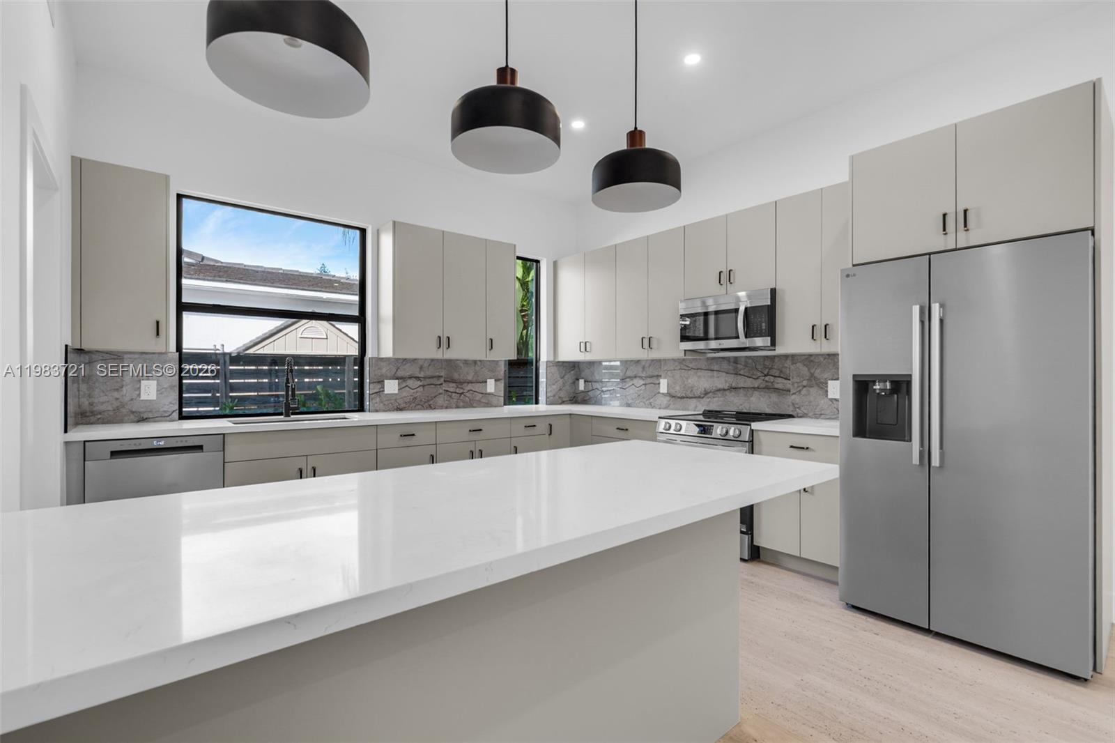 3905 SW 5th St #3905 Coral Gables, FL 33134