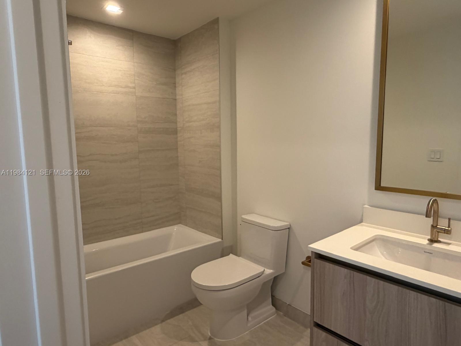 99 SE 5th St #1611 Miami, FL 33131