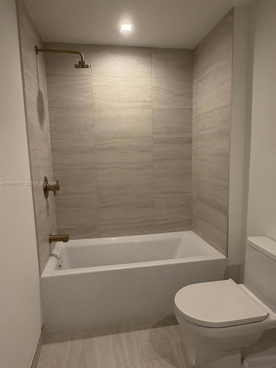 99 SE 5th St #1611 Miami, FL 33131