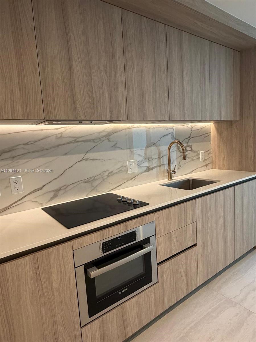 99 SE 5th St #1611 Miami, FL 33131