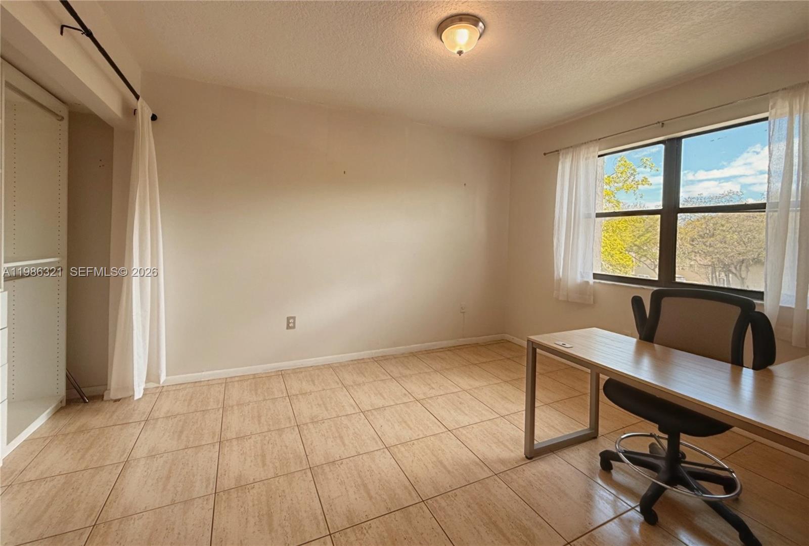 511 Ives Dairy Rd #301-6 Miami, FL 33179