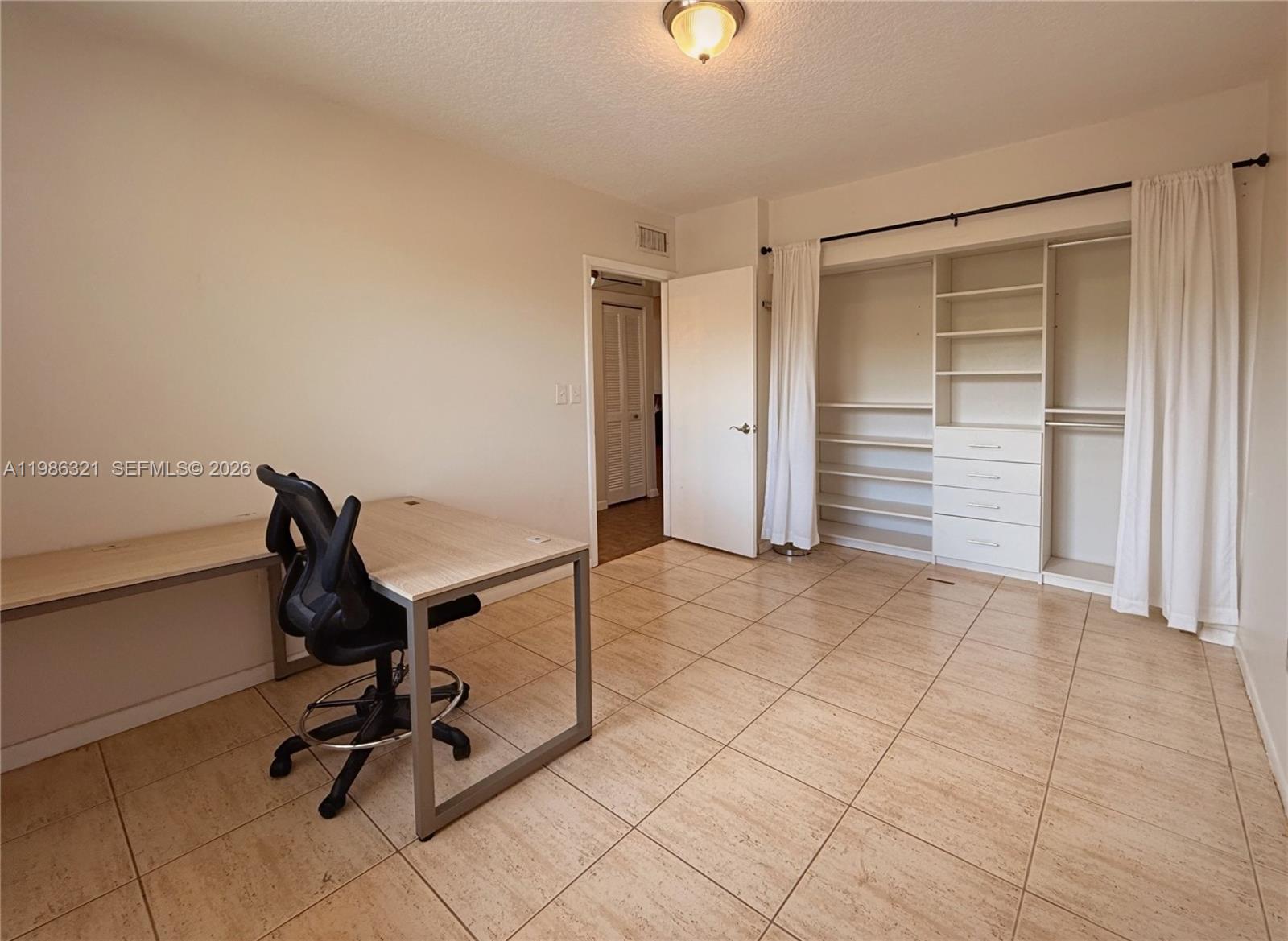 511 Ives Dairy Rd #301-6 Miami, FL 33179