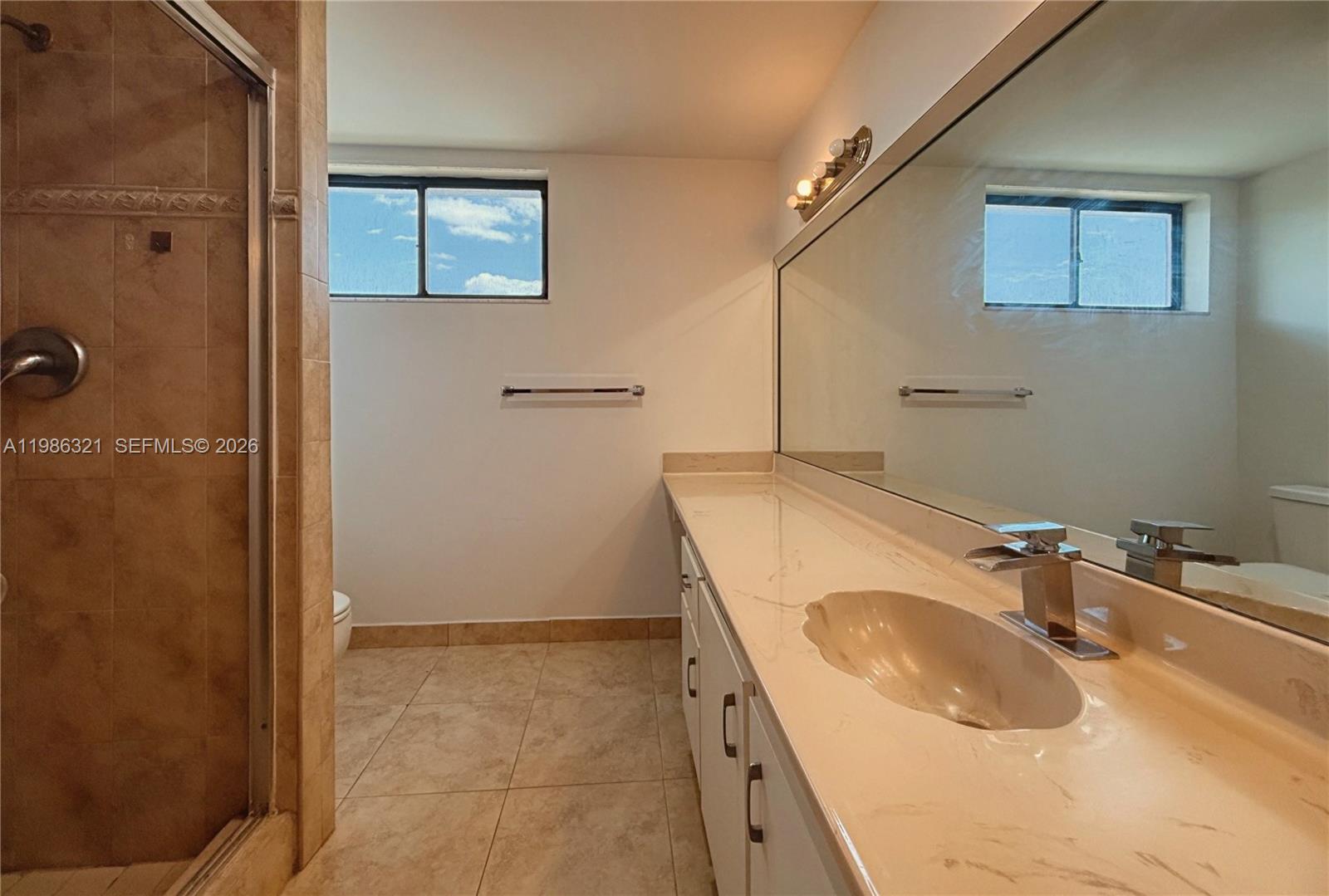 511 Ives Dairy Rd #301-6 Miami, FL 33179