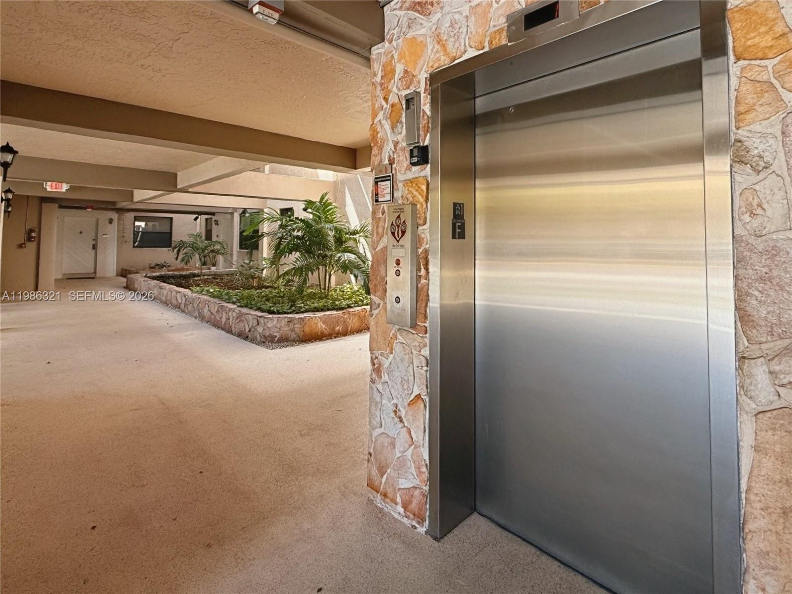 511 Ives Dairy Rd #301-6 Miami, FL 33179