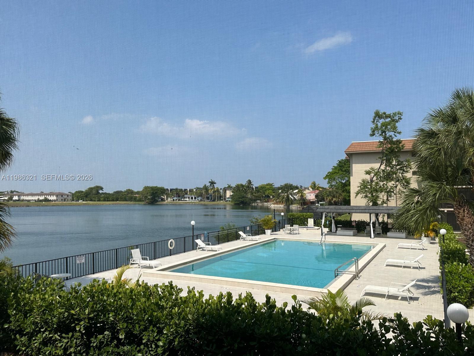 511 Ives Dairy Rd #301-6 Miami, FL 33179