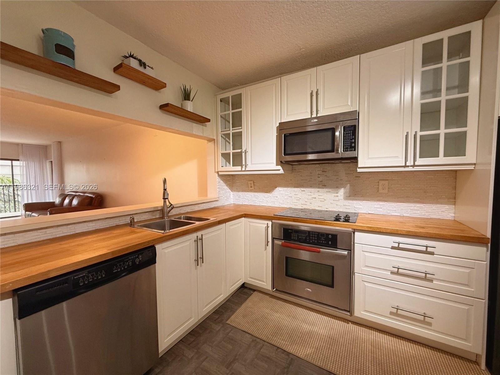 511 Ives Dairy Rd #301-6 Miami, FL 33179